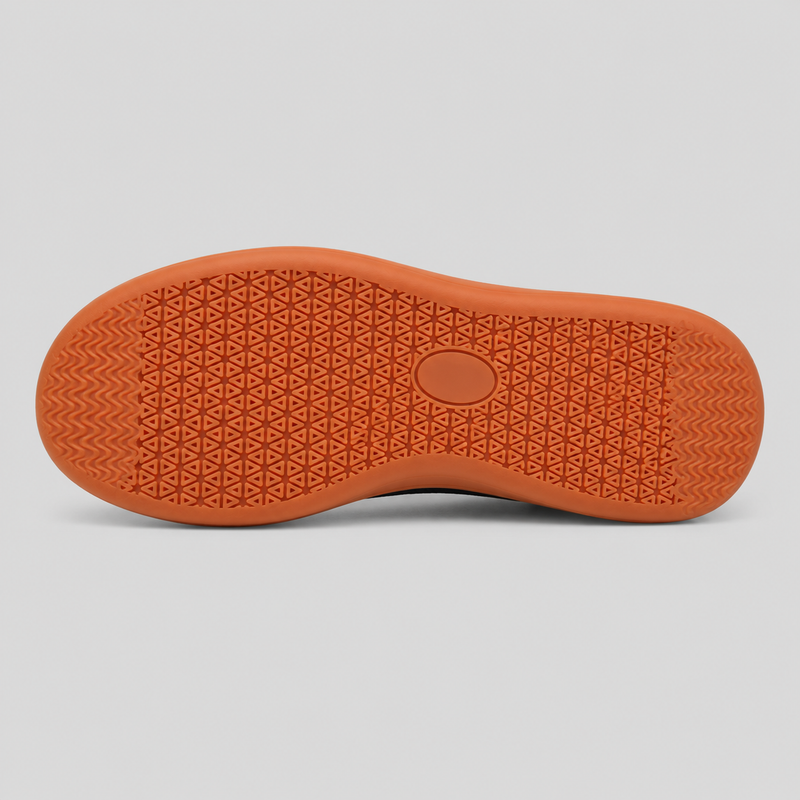 Three quarter view of the Grove showing its flexible rubber sole